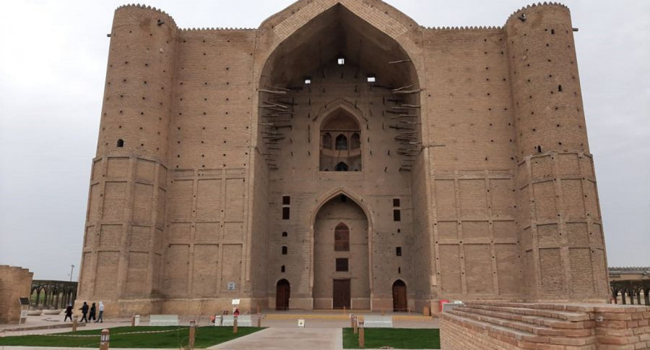 Порно фотосуреттердегі көркем гимнасттар