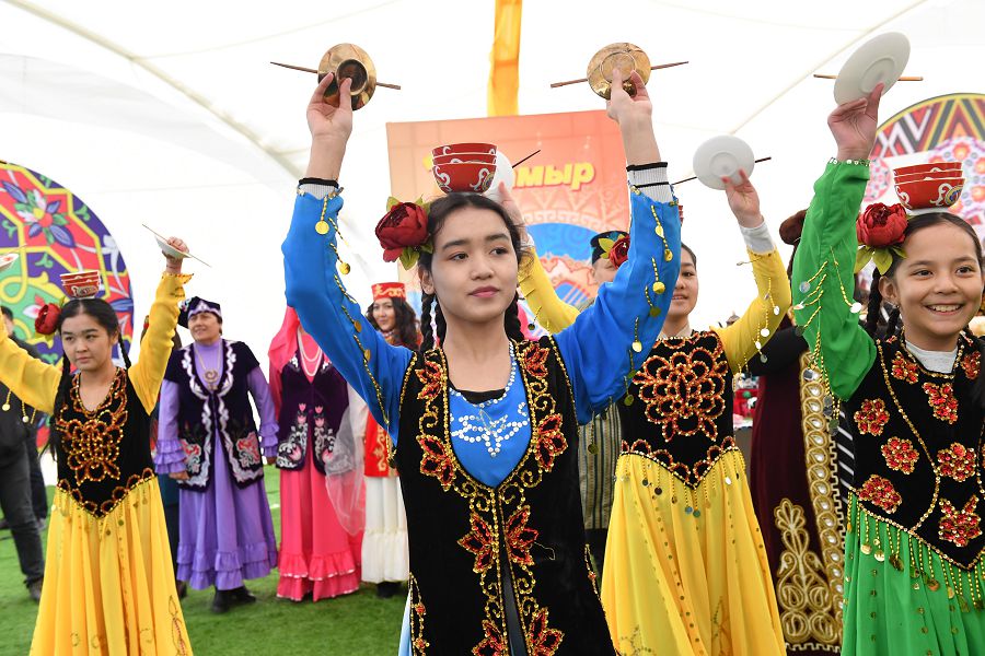 Бірлігі жарасқан елміз