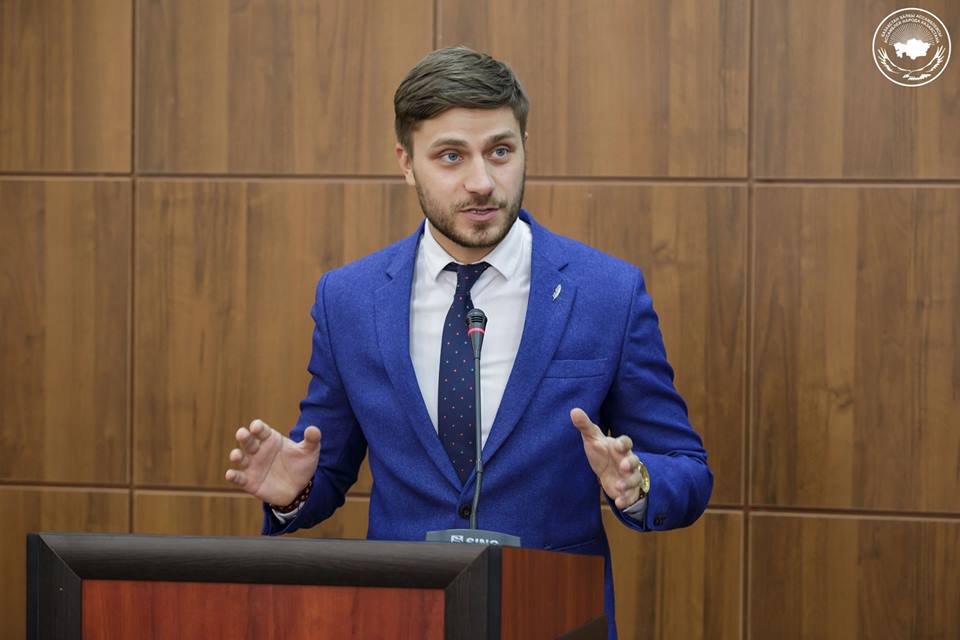 Ұлт көшбасшысына тән ұлағат