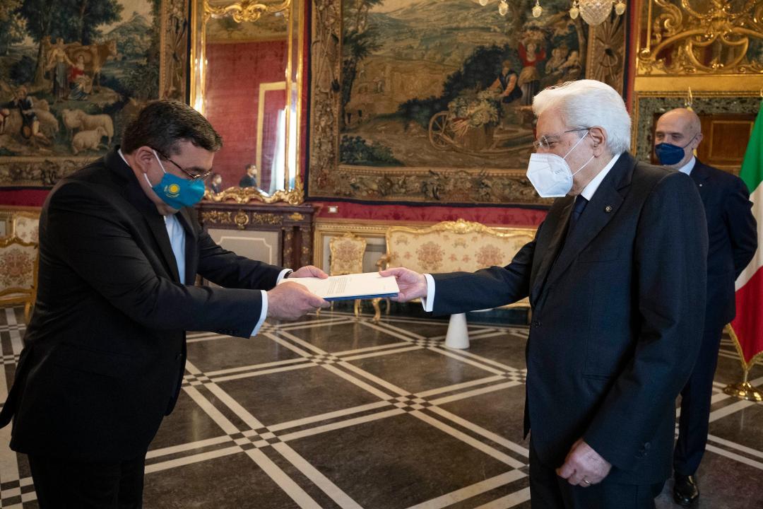 Қазақстан елшісі Италия президентіне сенім грамоталарын тапсырды
