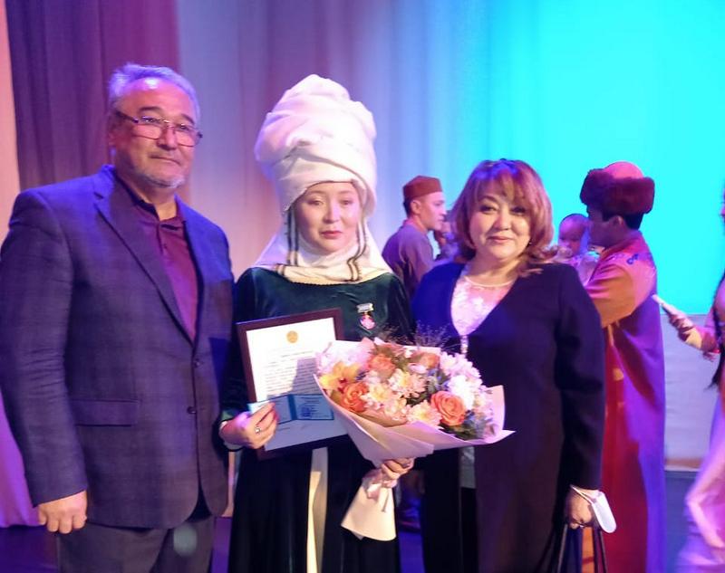 Самал Еслямова «Мəдениет саласының үздігі» төсбелгісімен марапатталды