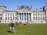 Германия туристерге енгізілген шектеулерді жеңілдетті
