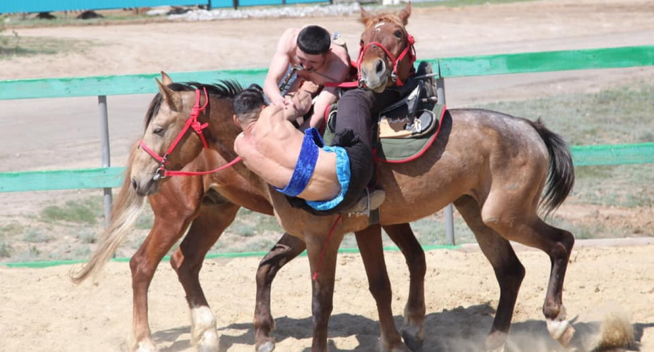 Үлкен мүшесі бар жігіттер