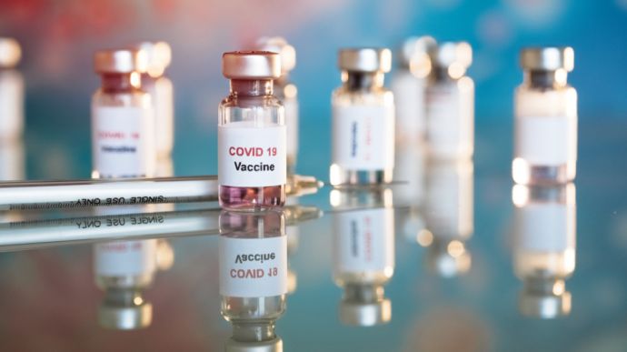 Канадада екі түрлі вакцина қабылдауға рұқсат етілді