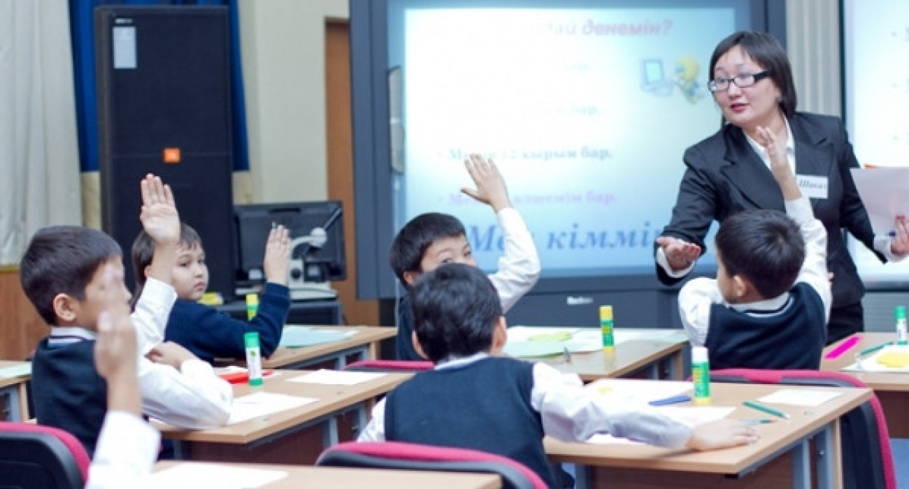 Колготки ит стиліндегі есектер