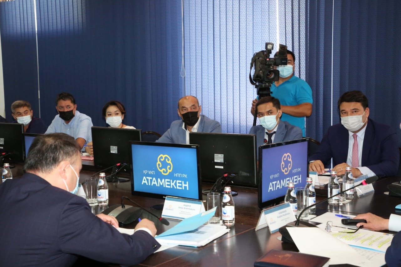 Президенттің көмекшісі Жамбыл өңірінің кәсіпкерлерімен кездесті