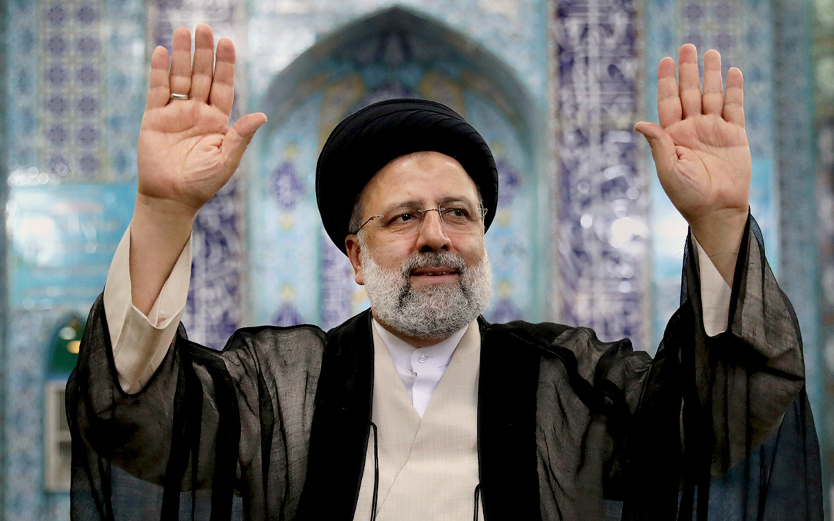 Тегеранда жаңа президентті ұлықтау рәсімі өтті