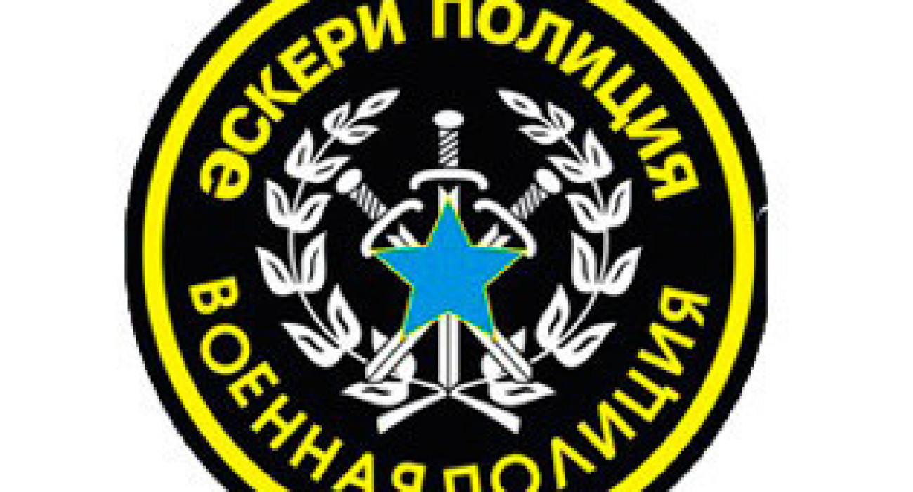 HD форматындағы өте әдемі секс Қыз күйеуінің бетіне келді