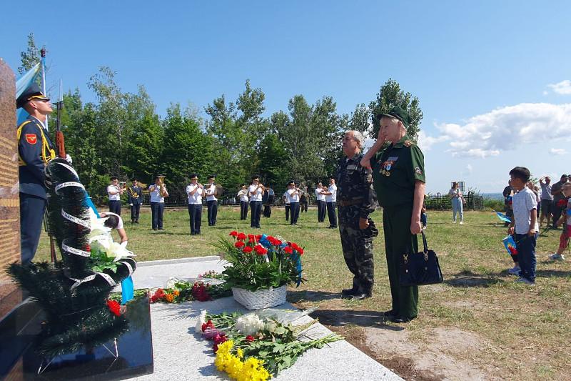 Молдовада қазақстандық жауынгерлердің құрметіне мемориал ашылды
