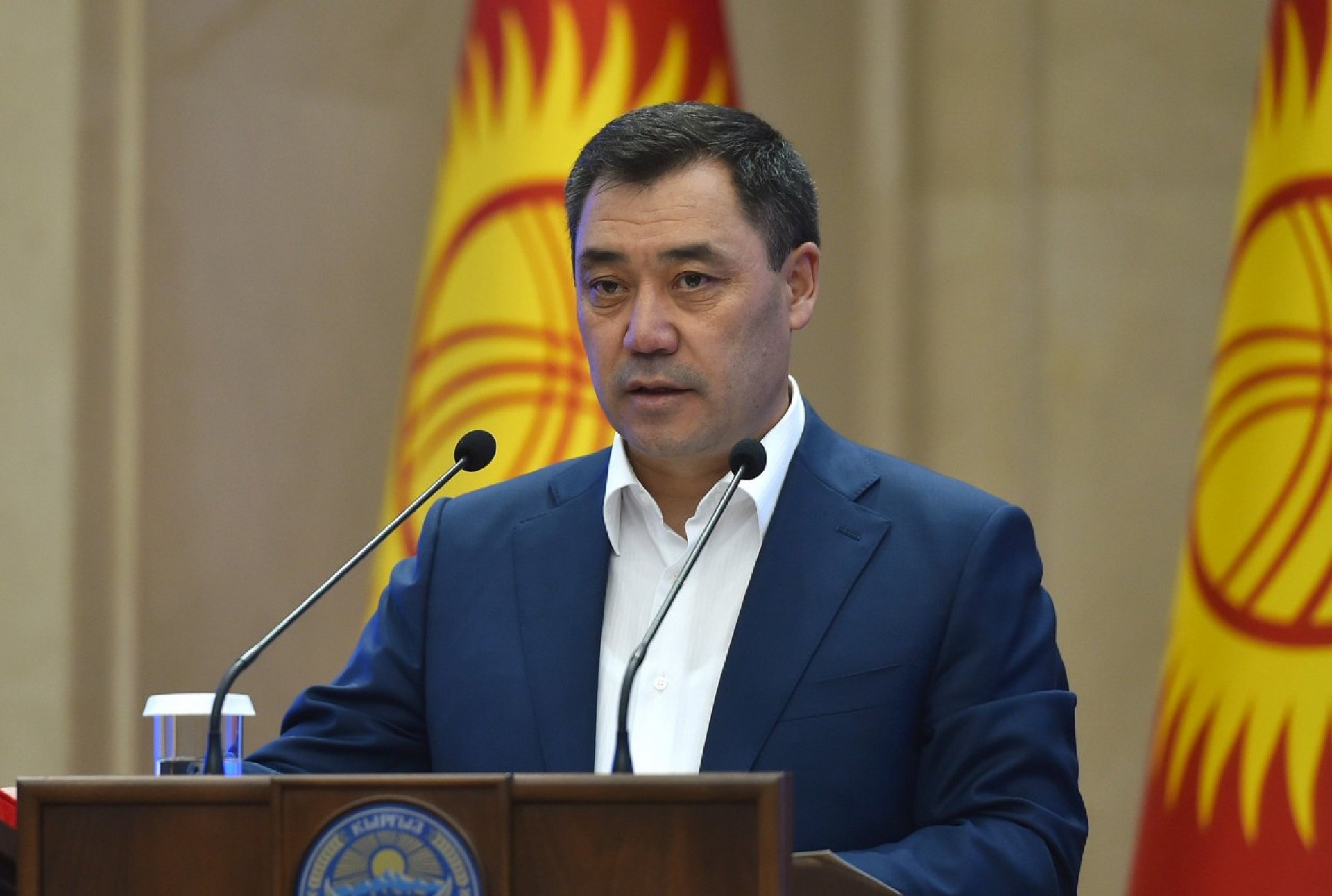 Жапаров киргизия. Садыр Жапаров премьер министр.