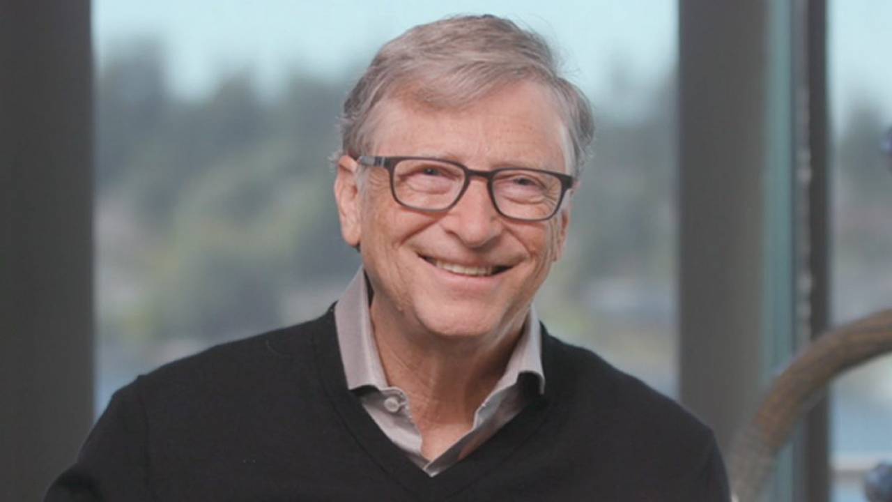 Билл Гейтс КВИ-ге қарсы дәрі өндірісін қаржыландырды