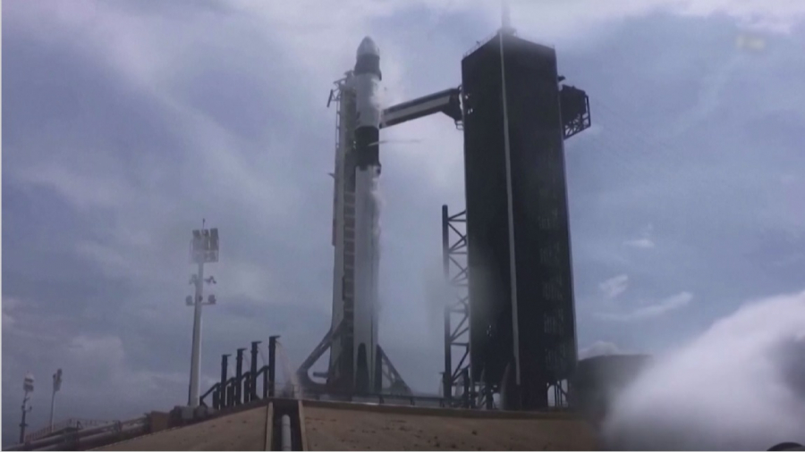 SpaceX орбитаға бірінші азаматтық экипаж шығарады