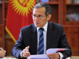 Қырғызстанда экс-премьер Джоомарт Оторбаев қамауға алынды