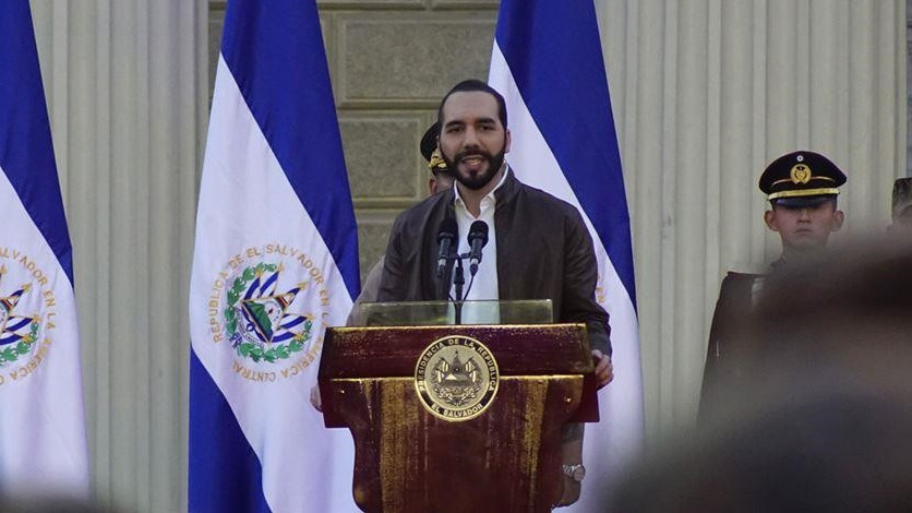 Сальвадор президенті өзін «Әлемдегі ең керемет диктатор» атады