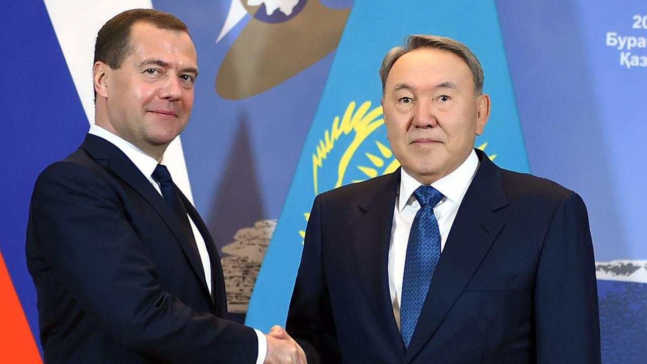 Нұрсұлтан Назарбаев Дмитрий Медведевті құттықтады