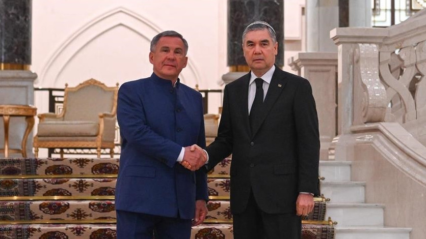 Татарстан Президенті Түркіменстанға барды