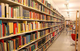 Ол терезе арқылы көршісіне жұлқылайды.