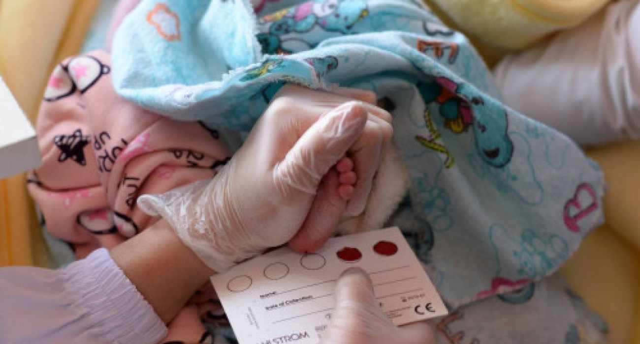 Порно GIF анимациялары Әдемі аққұбалармен порно көру