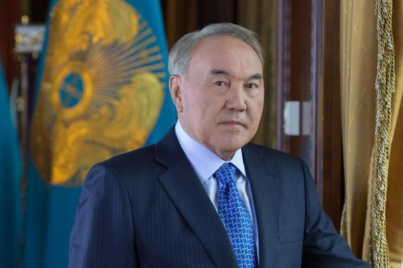 Назарбаев отставкаға кетер алдында кімге телефон соққанын айтты