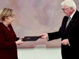 Ангела Меркель ресми түрде Германия канцлері қызметінен кетті