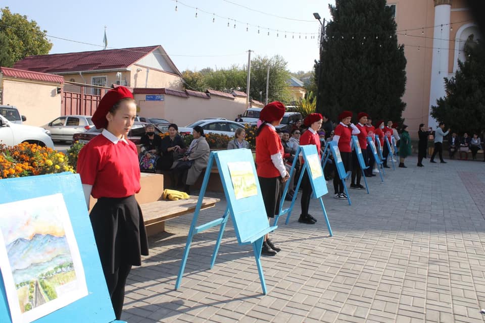 Жас суретшілер жиыны