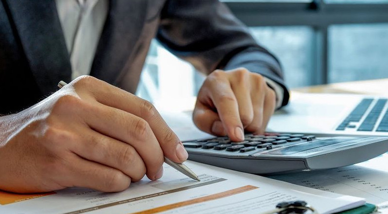 Кәсіпкерлерге инвестор табуға мүмкіндік береді