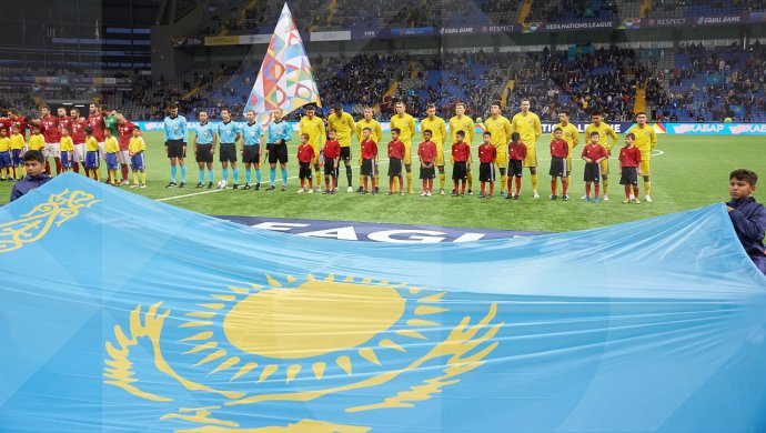 Франциямен кімдер ойнайды?