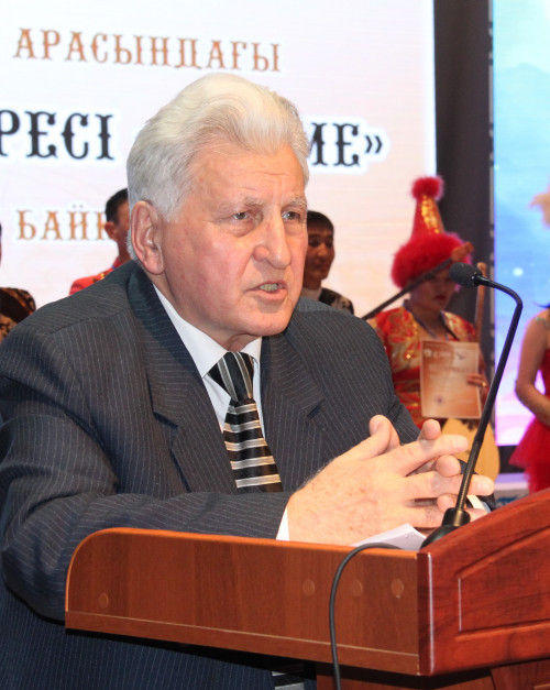 Қазақ тілінен қылыш соққан