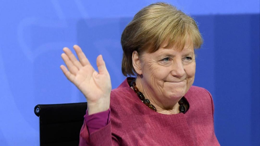 Ангела Меркель саясаттан кетті
