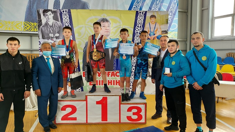 Балғын балуандар белдесті