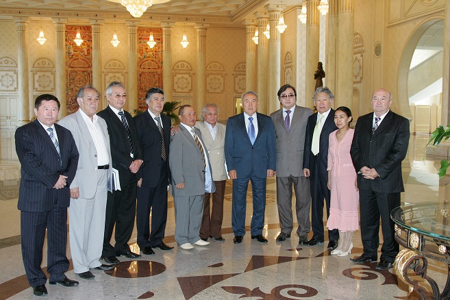 Ұлт әдебиетін ұлықтаған тұлға