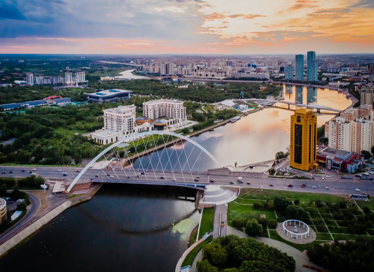10 желтоқсан – Астананың Ақмолаға ресми көшірілген күні