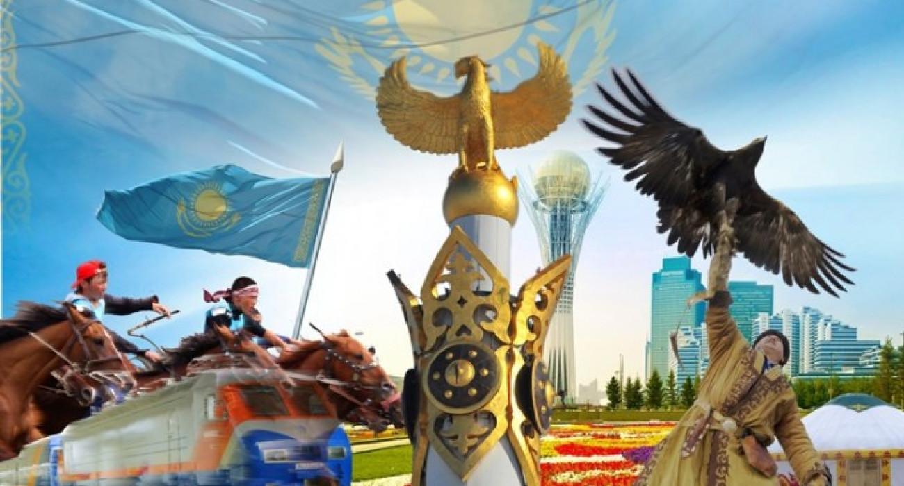 Жалаңаш қыздар денелеріне қолдарынан келгенін жабыстырады Ер адам өтіп бара жатқан әйелдерді жұлқылайды.