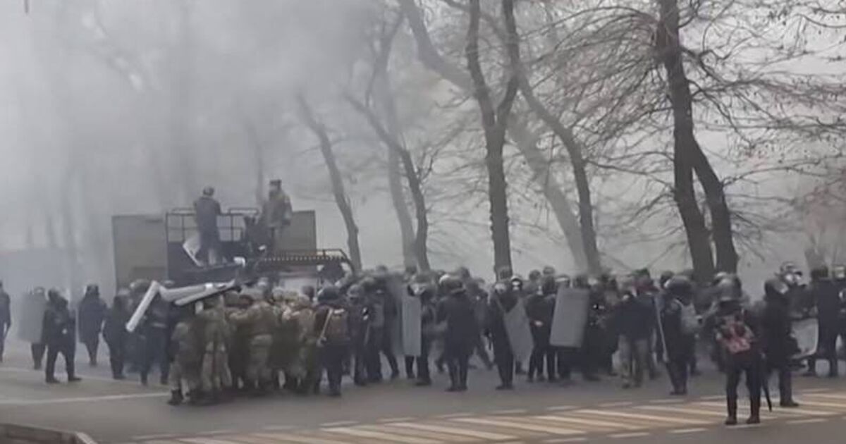 Президент: Алматыда полиция депаратментіндегі ұрыс 2 түнге созылды