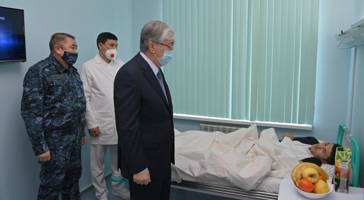 Мемлекет басшысы Алматы ауруханасындағы жаралылардың жағдайын білді