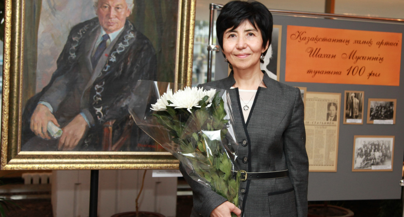 Ақылды әйелдердің жалаңаш бейнелері Лиза Готфрик жалаңаш