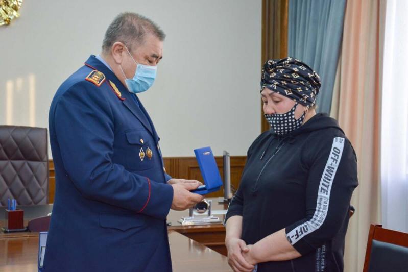 Алматы облысында қаза тапқан полицейлердің отбасына наградалар тапсырды
