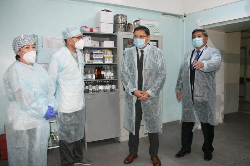 Алматы әкімі Орталық қалалық клиникалық аурухана қызметкерлеріне алғыс айтты