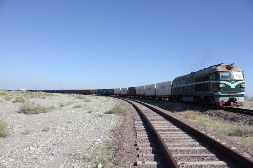 Әзербайжанға 40 жүк локомотиві экспортталды