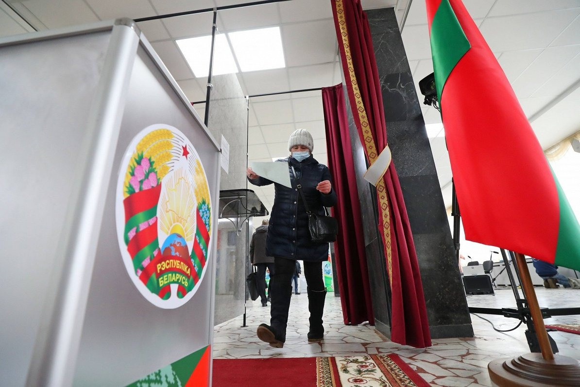 Беларусь: Референдум және Батыс санкциялары