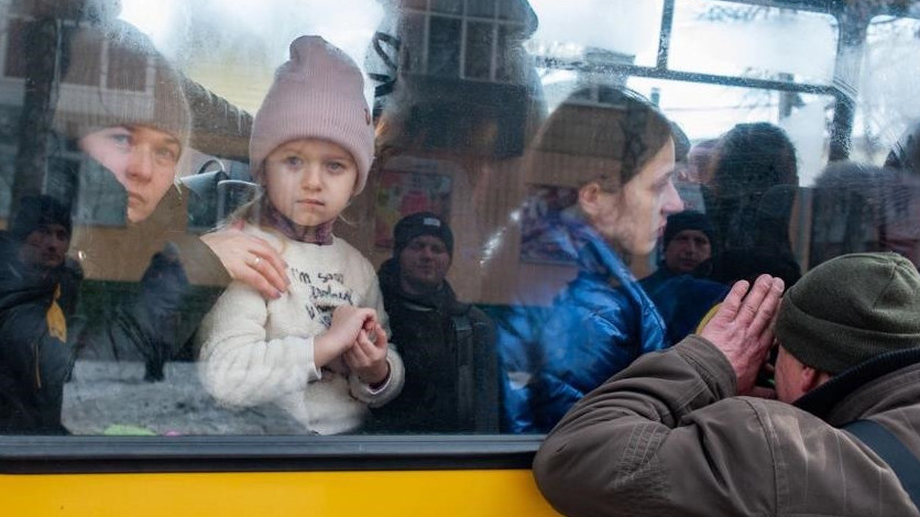 БҰҰ: 2,7 миллионға жуық адам Украинадан кетті