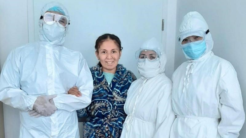 Өкпесі толық зақымданған ана аман-есен босанды