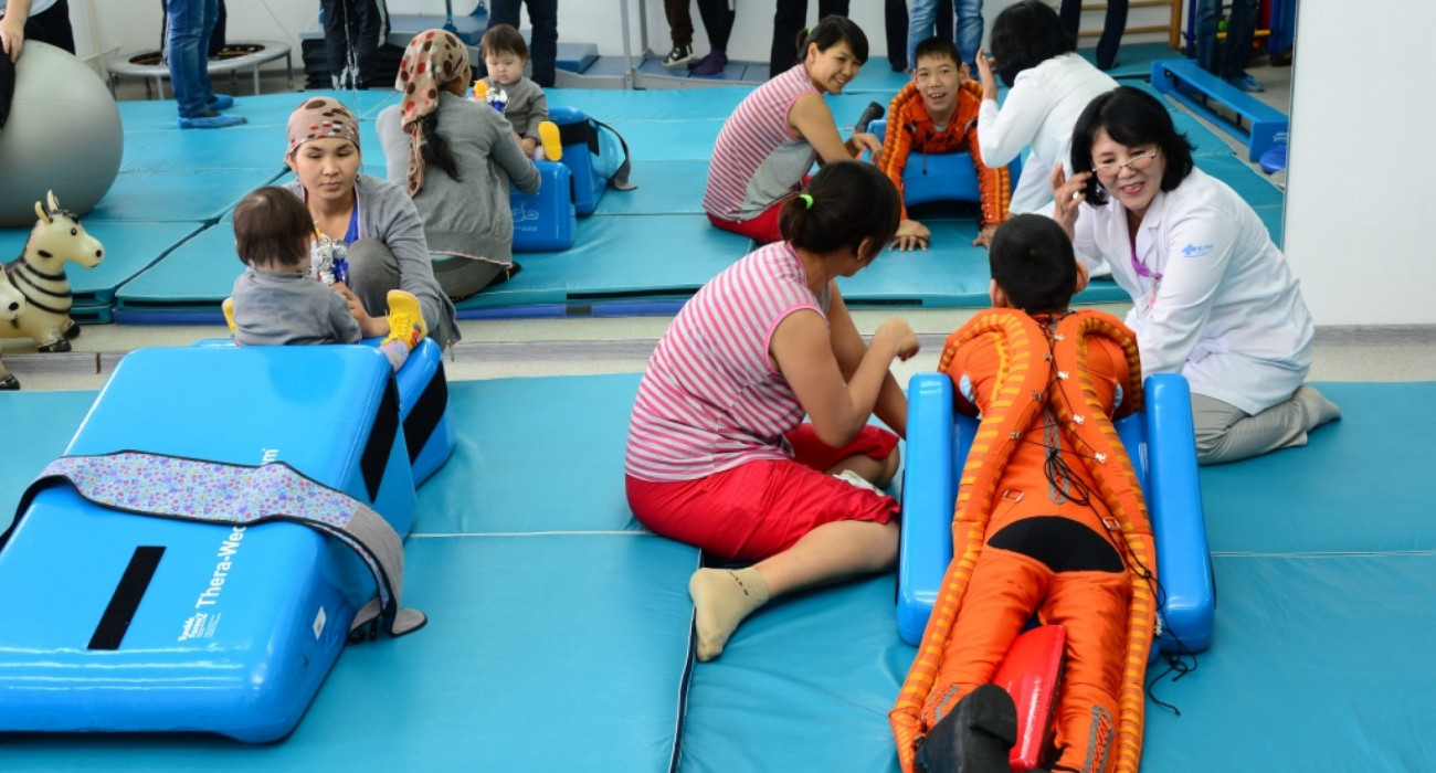 Байланыстағы түкті киска