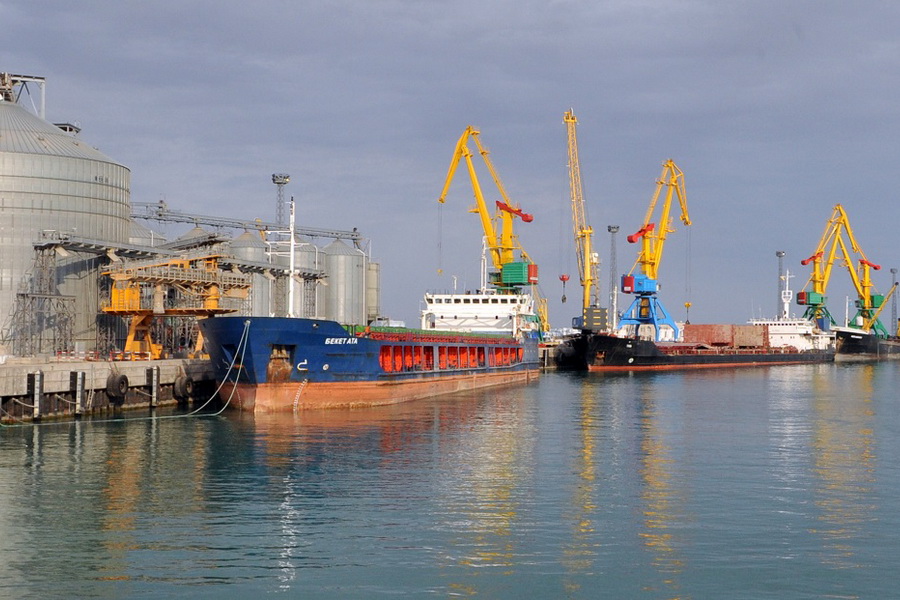 Ақтау теңіз портында контейнерлік хаб құрылады