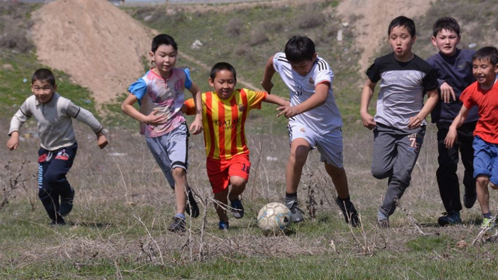 Бар жақсымыз – балаларға