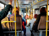 Қызылордада қала тазалығына жауапты жұмысшылар автобуста тегін жүреді