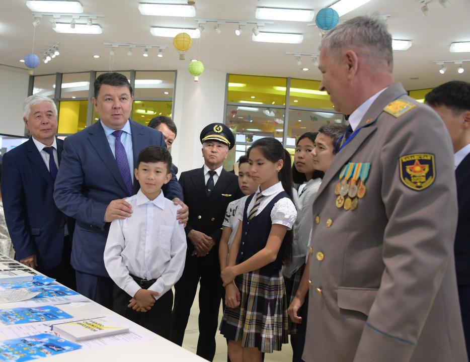 Жетісудағы жас ұшқыштар мектебі