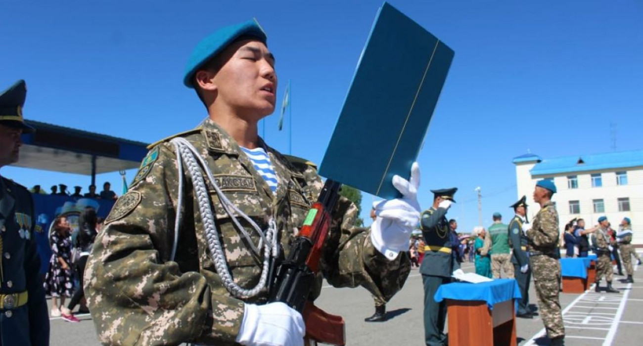 Керемет сиськи видео көру Нейлон порносындағы ханым