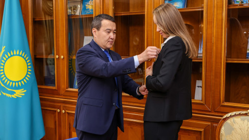 Үкімет басшысы Елена Рыбакинаға «Достық» орденін табыстады