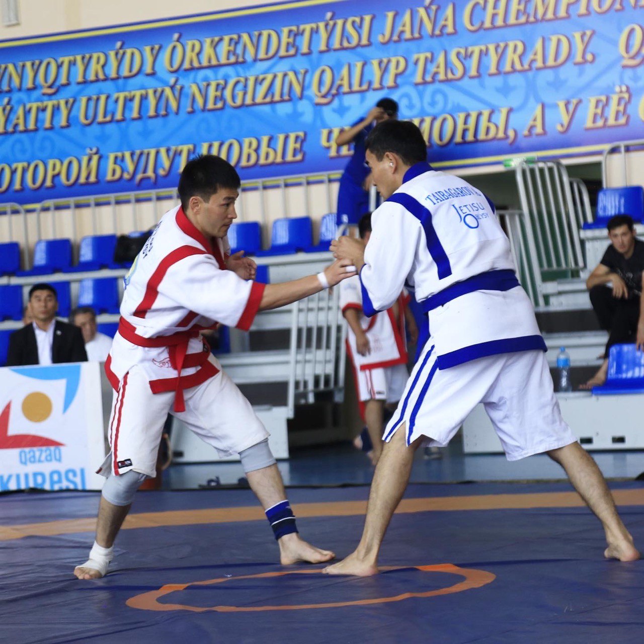 Мемлекеттік қызметкерлер сайысқа түсті